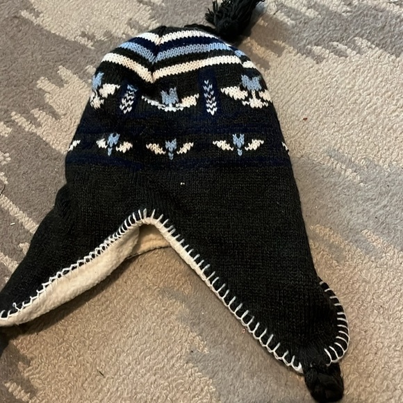 Grey wool, winter hat with fleece lining, one size and unisex with front ties - Picture 3 of 10